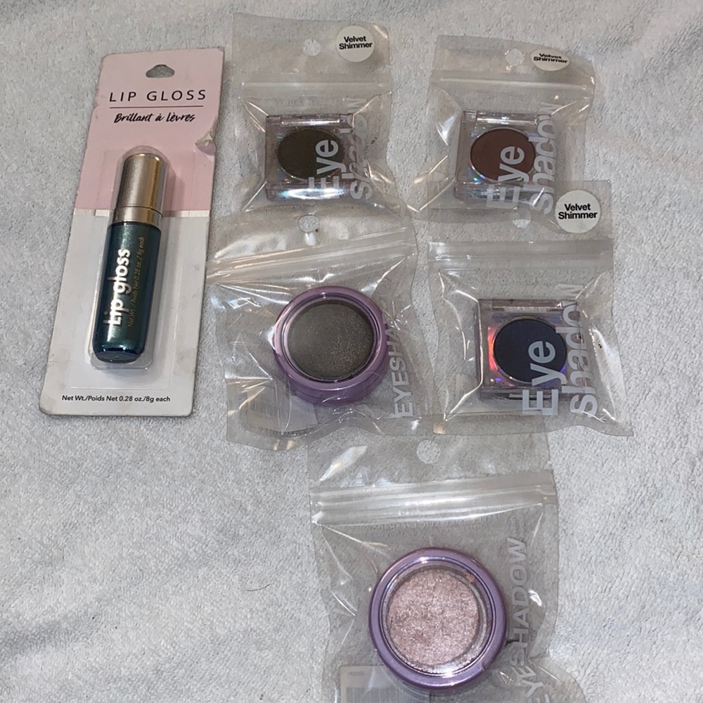 NWT set of 5 - eyeshadow and lip gloss